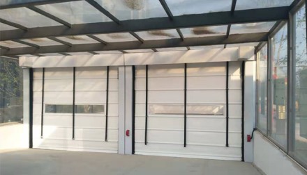 天津某景區PVC卷簾門安裝展示